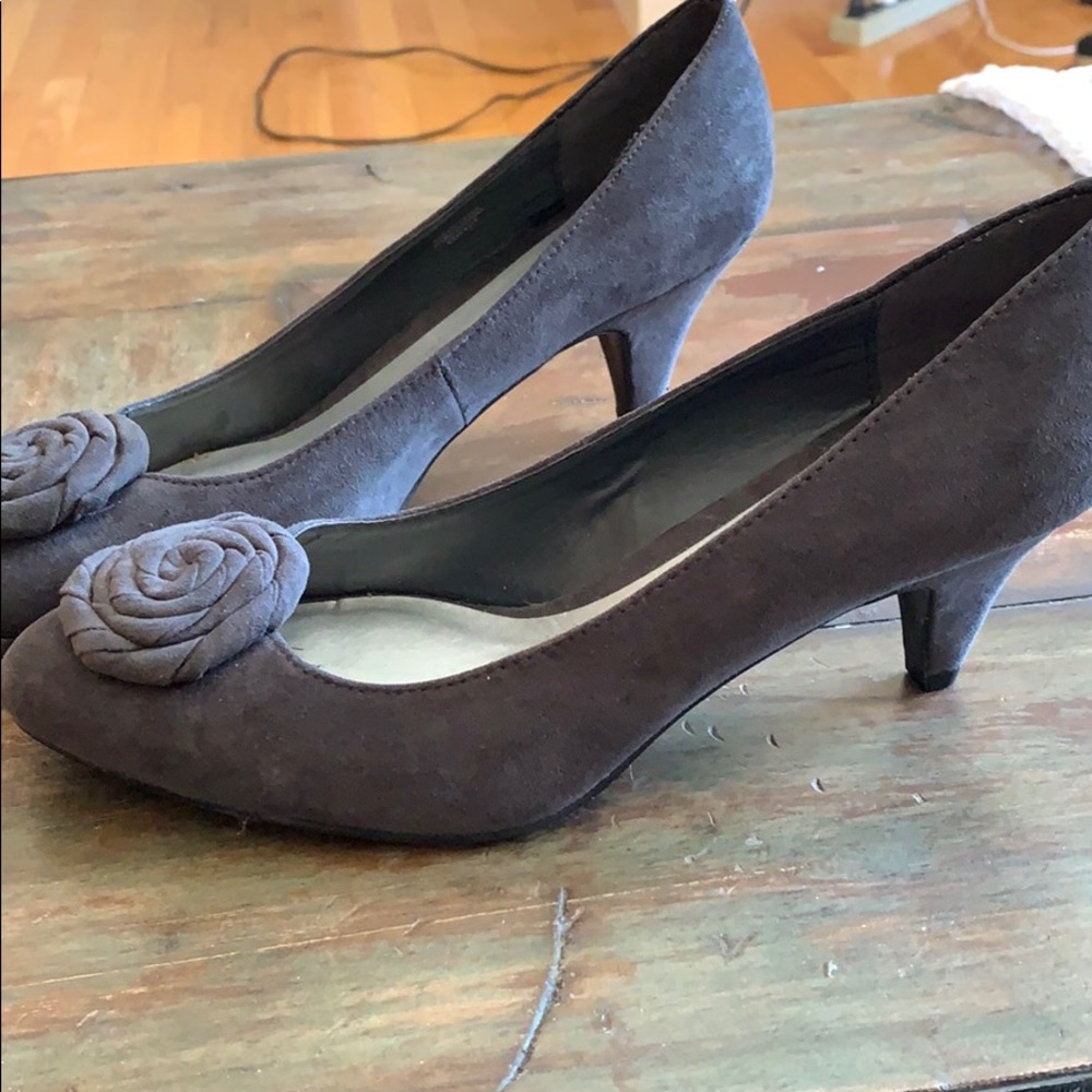 Shoes - Picture 2 of 4